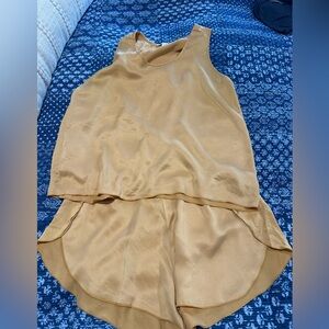 Lunya silk short sleep set. Pre loved, flaws shown